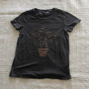 Womens XS t-shirt. Charcoal gray.